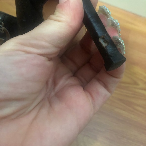 Vintage Gucci Heels - Picture 2 of 8